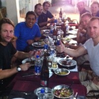 aconcagua-mendoza-team-meal
